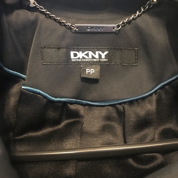 Coat - Picture 4 of 8